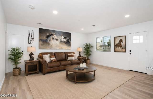 1823 W Hadley Street Gallery 4
