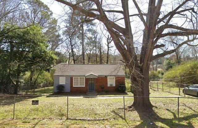 North Columbus Cottage on almost an ACRE fenced  2 Bedrooms 1 Bath with bonus room photos photos