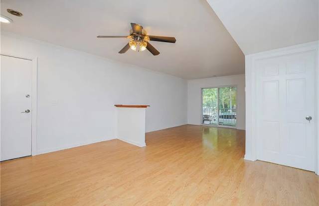 65 Elmwood Park Dr photos photos