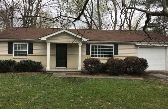 Charming 3BR/ 2BA Home in a Prime Location, Fenced Backyard photos photos