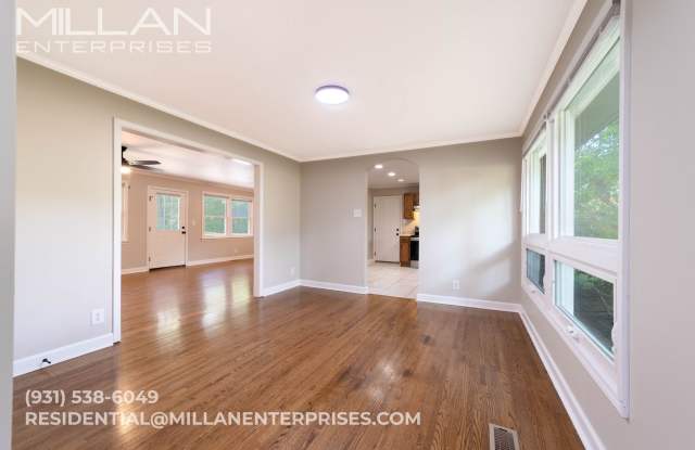 Charming Single-Story Home on a Spacious Lot Near Ft. Campbell! Gallery 4