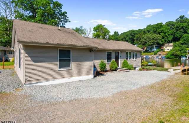 18 W River Styx Rd, Unit 4 - 18 West River Styx Road, Hopatcong, NJ 07843