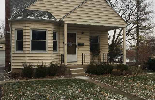 Comfortable house in prime location near the U of M Stadium! photos photos