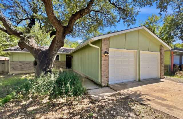 UPDATED SOUTH AUSTIN RENTAL | 3 BEDROOMS | PRIVATE BACKYARD | 78745 Gallery 1