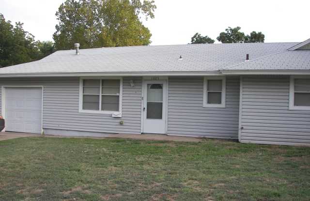 Adorable! You'll Love All the Oak! - 1025 Hickory Lane, Midwest City, OK 73110