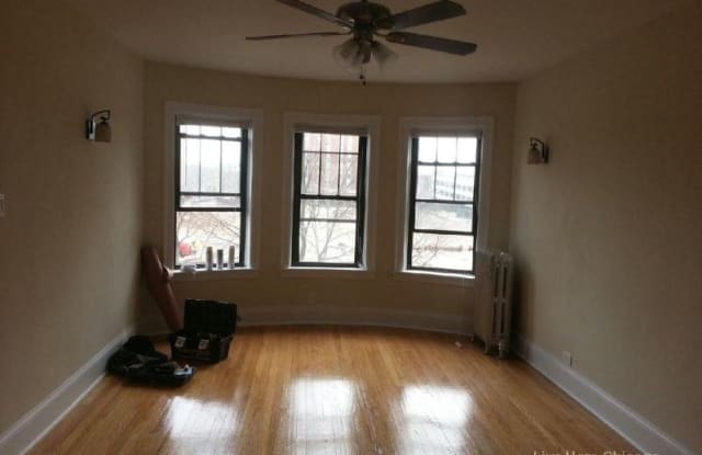 1952 W Wilson Ave - 1952 West Wilson Avenue, Chicago, IL 60640