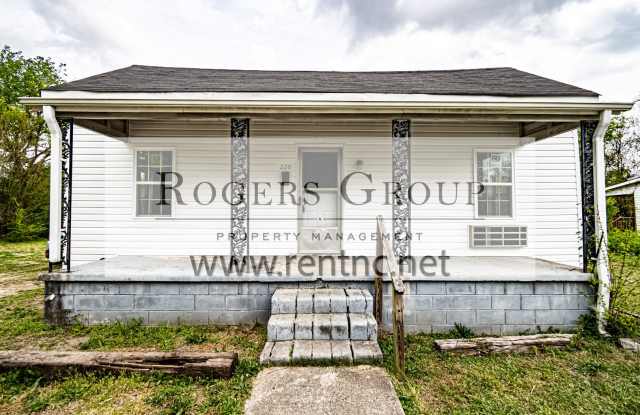 Homes for rent in Henderson NC - 220 Pearl Street - Schedule Showing Online at www.rentnc.net photos photos