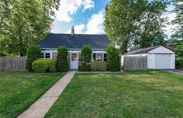 2528 Marshall Avenue photos photos