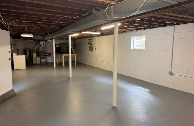 15 BOWLEYS QUARTERS Road photos photos