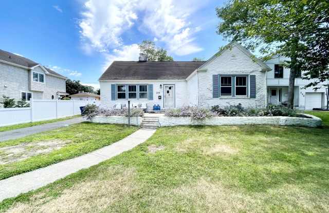 254 Lawrence Avenue Gallery 1