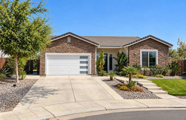 829 Sunset Drive South Gallery 1