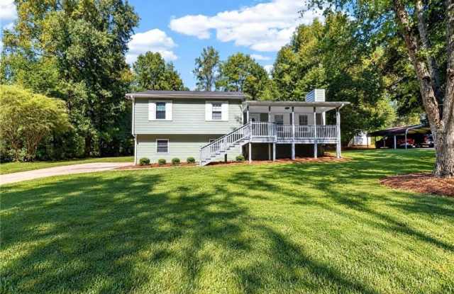 2932 Brett Circle NW Gallery 2