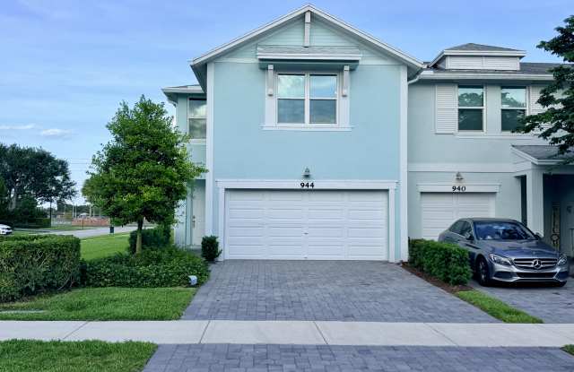 944 Seabright Avenue photos photos