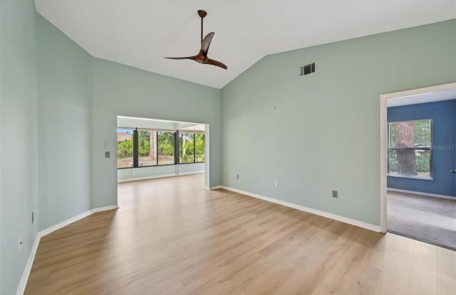 227 SOUTHAMPTON Drive Gallery 4