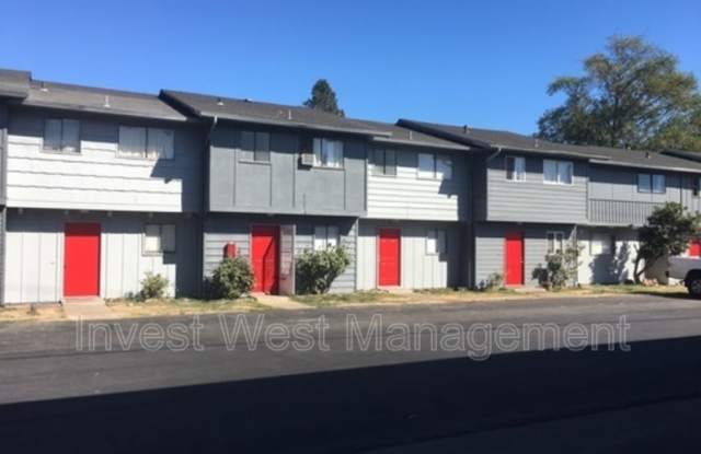 1960 33 Avenue Gallery 2