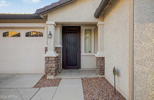 1460 N Banning Gallery 3