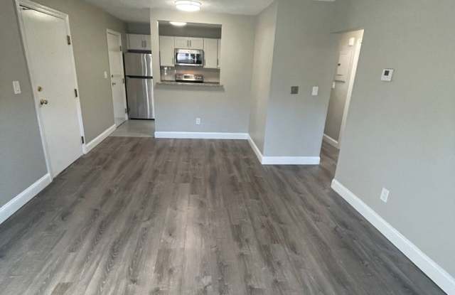 2-bed H + HW + parking COMMUTERS DREAM HOME Gallery 4