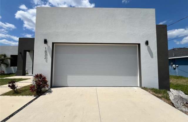 1832 NW 22nd Place photos photos