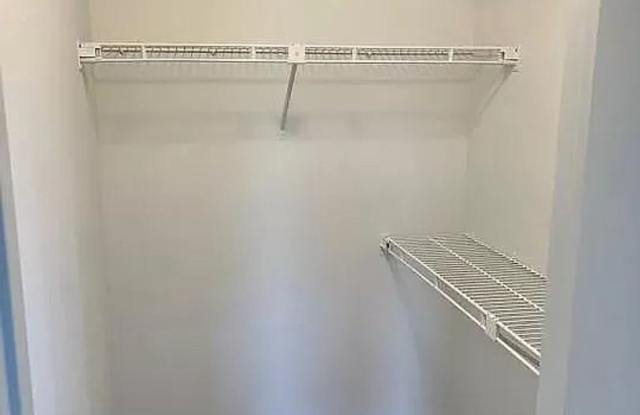 Room in 2 Bedroom Home at Meadow Rose Ln Gallery 3