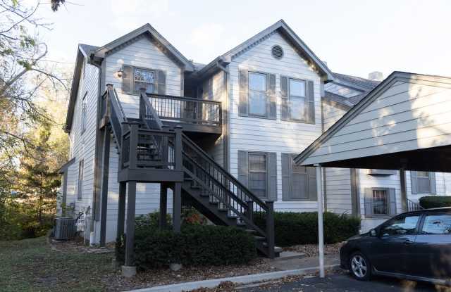 7436 Nall Ave - 7436 Nall Avenue, Overland Park, KS 66204