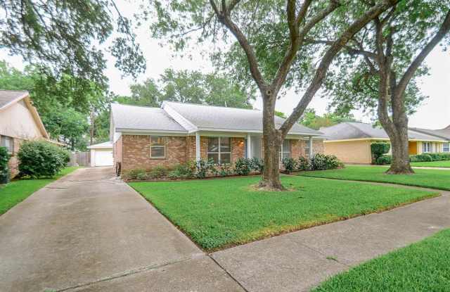 7622 Braesglen Drive Gallery 2