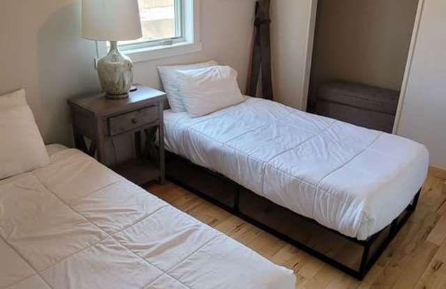 Duluth MN - Single Family Home Park Point - Lake Side - 1920 Minnesota Avenue, Duluth, MN 55802