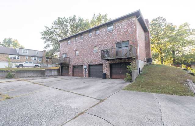 Southern Columbia Duplex (Two Car Garage) Gallery 4