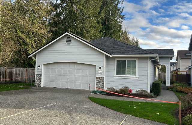 Cute  Cozy 3 bedroom 2 bath house in Gleneagle neighborhood with Beautiful Landscaping photos photos