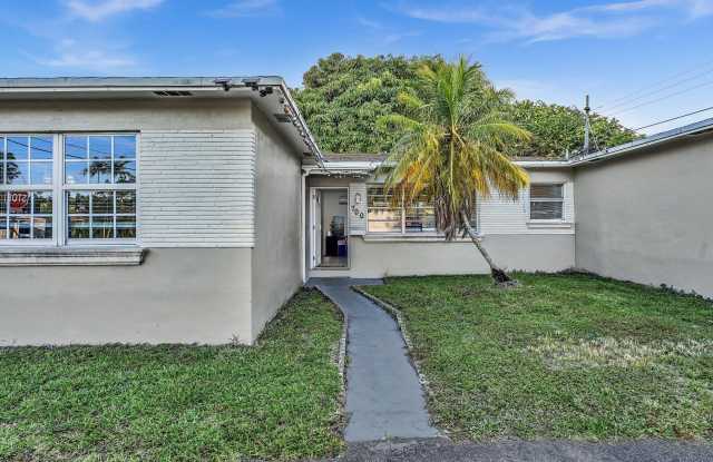 700 SW 5th Court Gallery 4