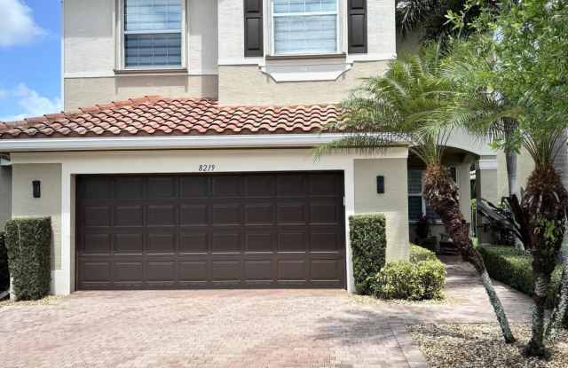 8219 Calabria Lakes Drive photos photos