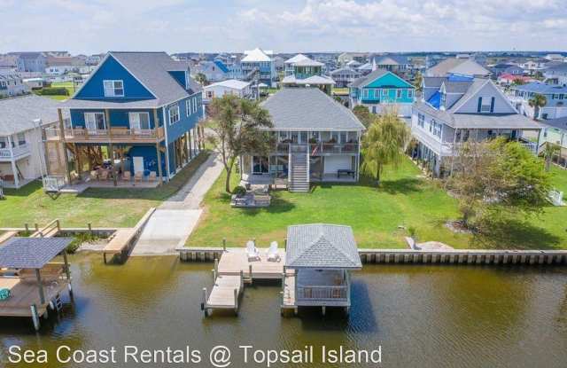 4022 Fourth St - 4022 4th Street, Surf City, NC 28445