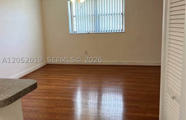9794 Nob Hill Ct Gallery 4
