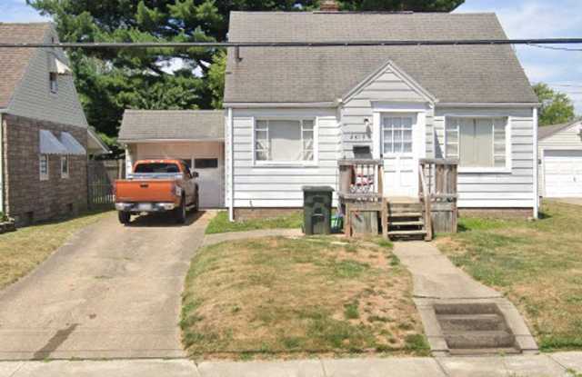 2 BR NE Canton home for rent photos photos