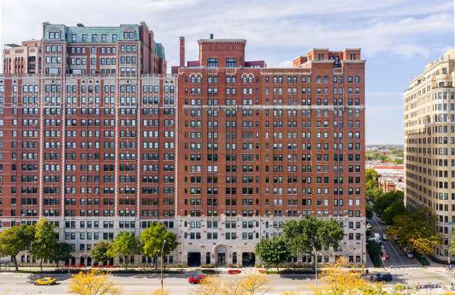 3260 N Lake Shore Drive Gallery 1