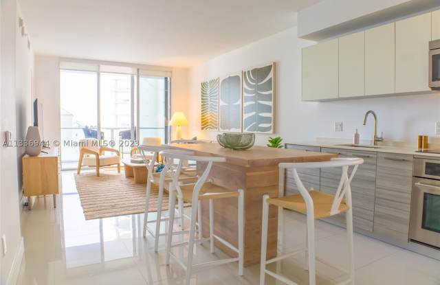 1300 Brickell Bay Dr Gallery 4