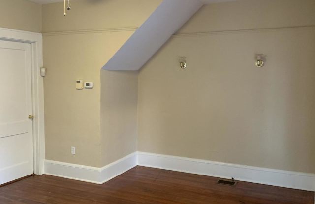 2336 ERNEST ST Gallery 3