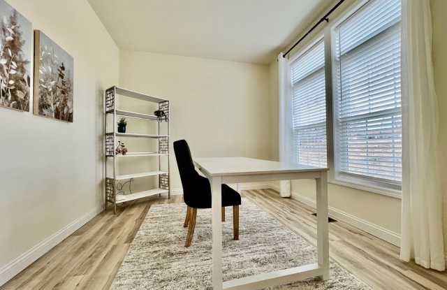 Beautiful NEW Ranch Home with a large deck & games Gallery 4
