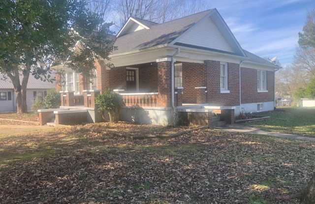 CHARMING 3 BEDROOM Gallery 2