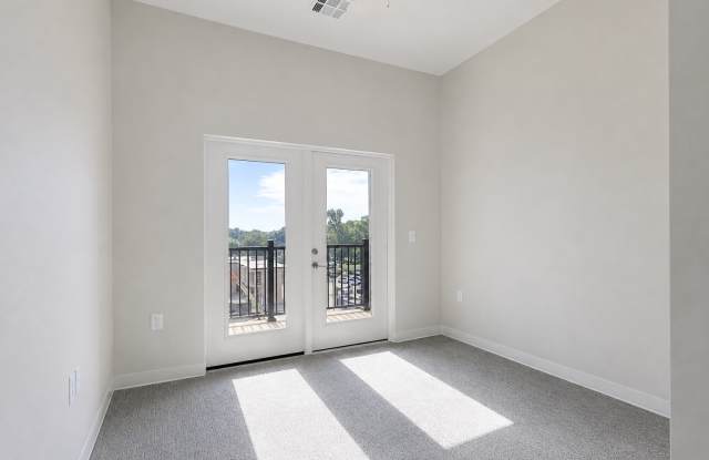 727 Poyntz Avenue, Apartment 205 Gallery 2