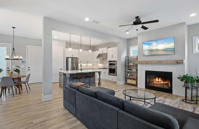 2018 Cobblestone Way Gallery 2