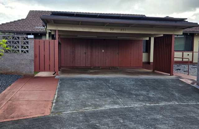 Four bedroom, 2 bath single family home in Mililani town Gallery 1