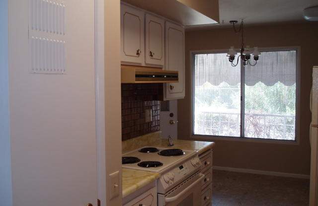 10407 W SOMBRERO Circle Gallery 4