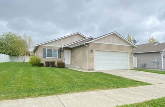 SINGLE FAMILY HOME IN THE LANDINGS - 2602 West Freeland Drive, Coeur d'Alene, ID 83815