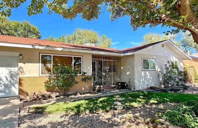 20 Garden Park Circle NW - 20 Garden Park Circle Northwest, Albuquerque, NM 87107
