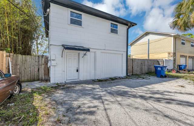 Bright & Updated 2BR Bottom Unit Duplex | White Kitchen & Stainless Appliances in Saint Petersburg Gallery 1