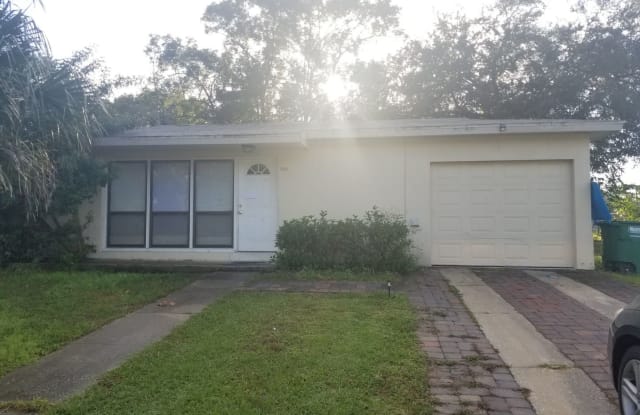 930 Saxon Blvd - 930 Saxon Boulevard, Deltona, FL 32725
