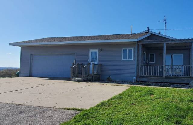 LARGE HOME WITH BEAUTIFUL VIEWS OF BOTH GRAND TRAVERSE BAYS photos photos