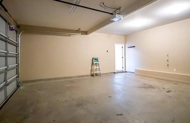 4 Bed/3.5 Bath Gallery 3