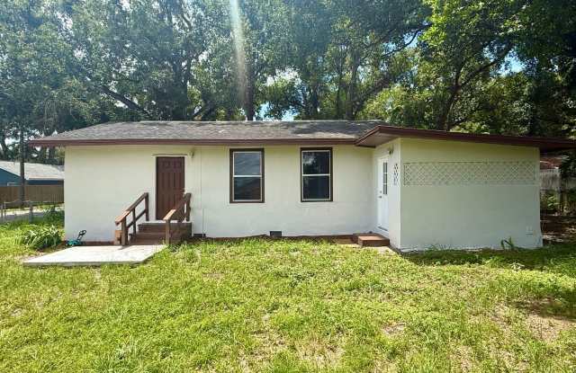 Beautiful 3/2 on Large Lot! photos photos