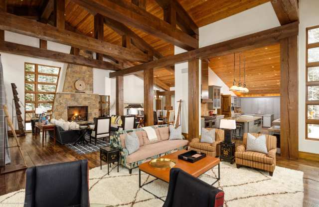 386 Pfister Drive Gallery 2